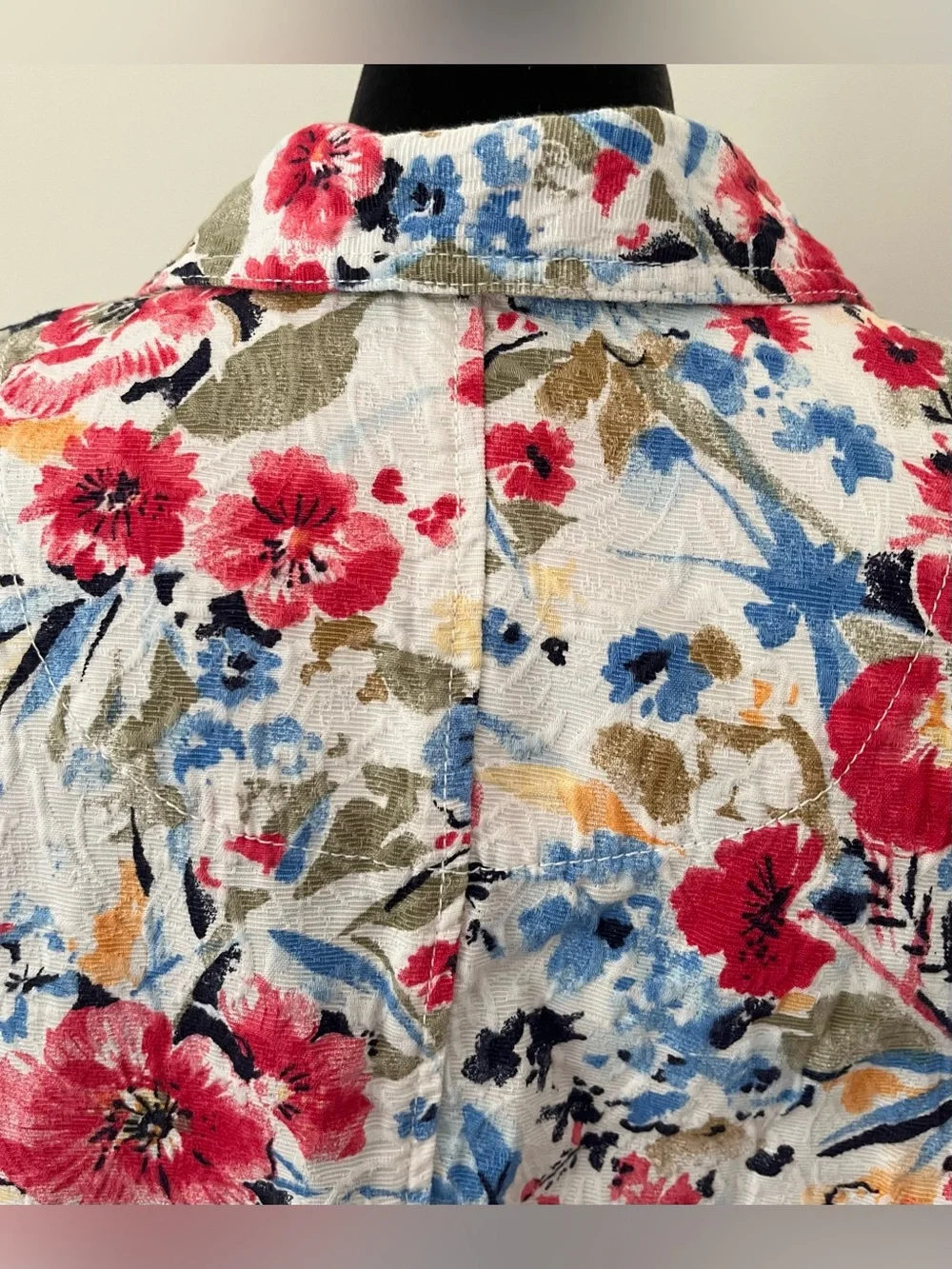 NWOT Koret Floral Button-Front Jacket - White with Red & Blue size 10